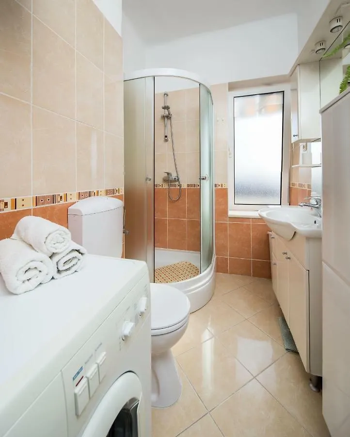 King'S View Apartment Split