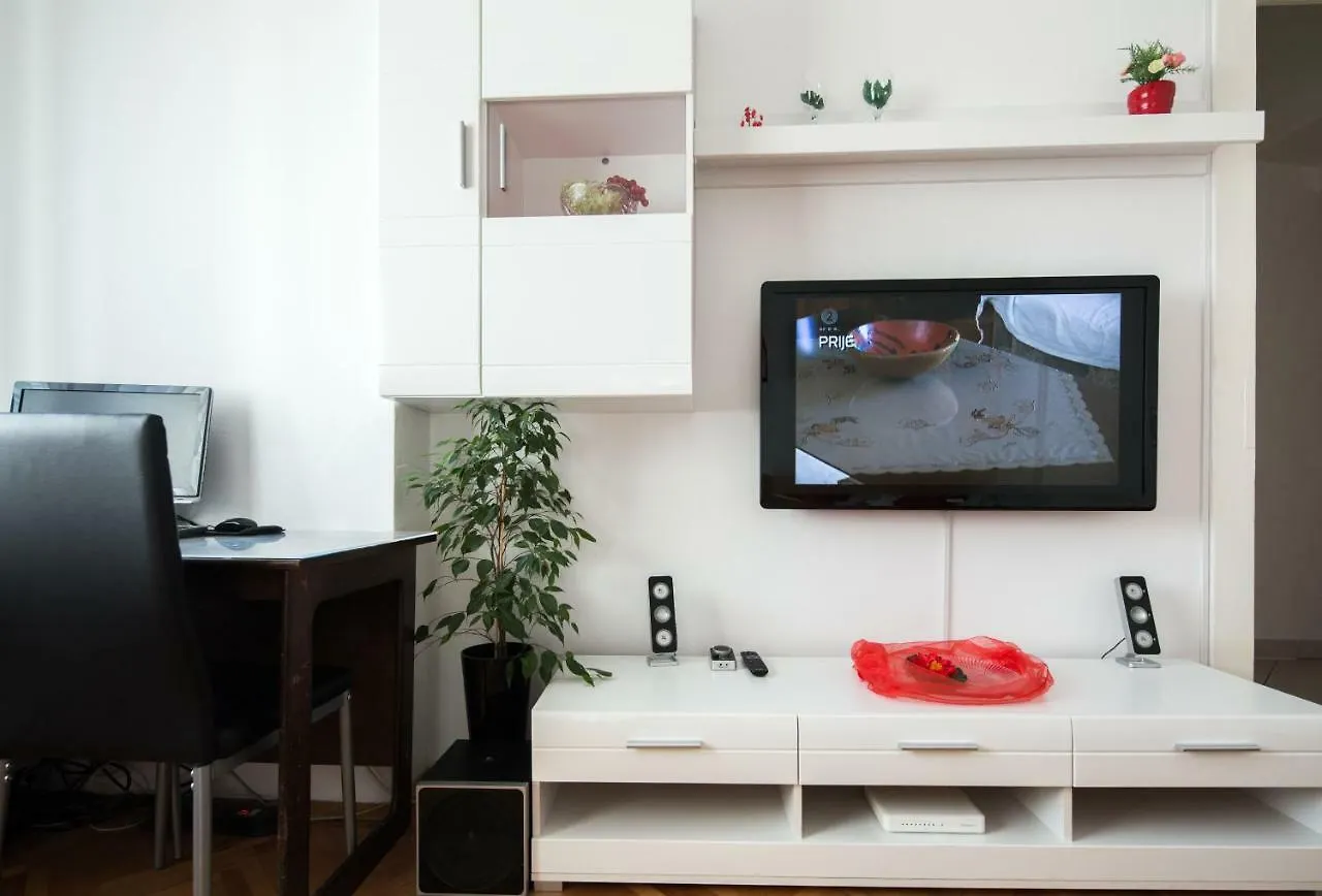 King'S View Apartment Split